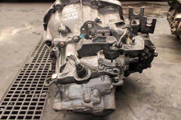 BOITE DE VITESSE MANUEL RENAULT MEGANE 2 /  SCENIC 2 1.9DCI ( 6VITESSES ) - Vue 5